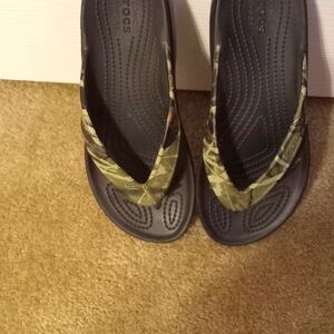 Crocs sandals 8/6
